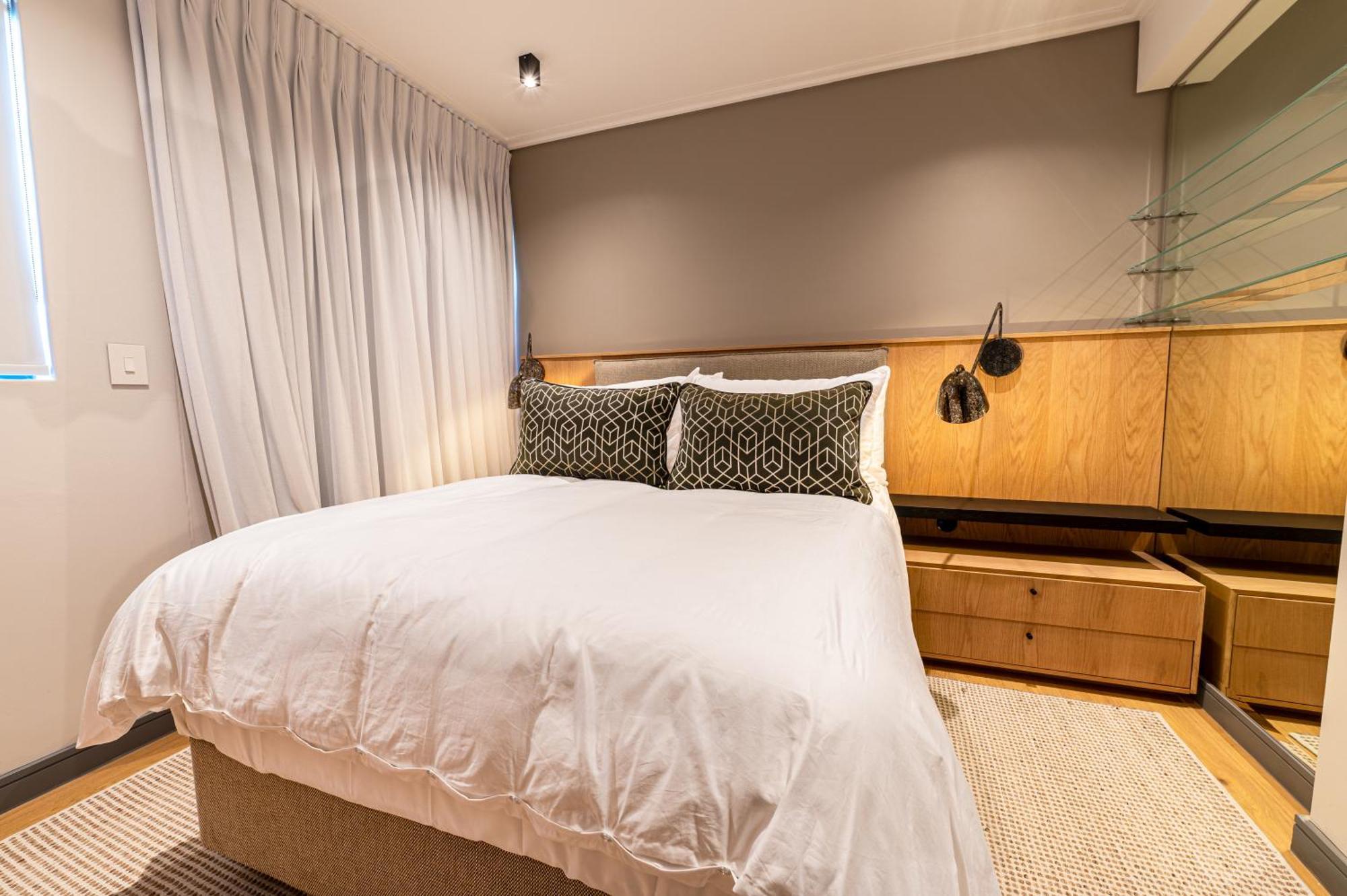 Beachfront W Wrap Around Terrace, Blouberg, 04 Azul Apartment *