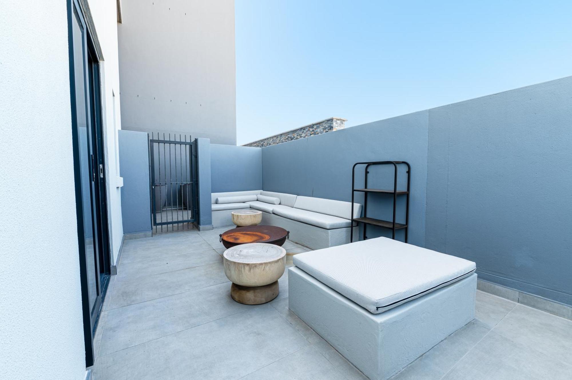 Beachfront W Wrap Around Terrace, Blouberg, 04 Azul Apartment