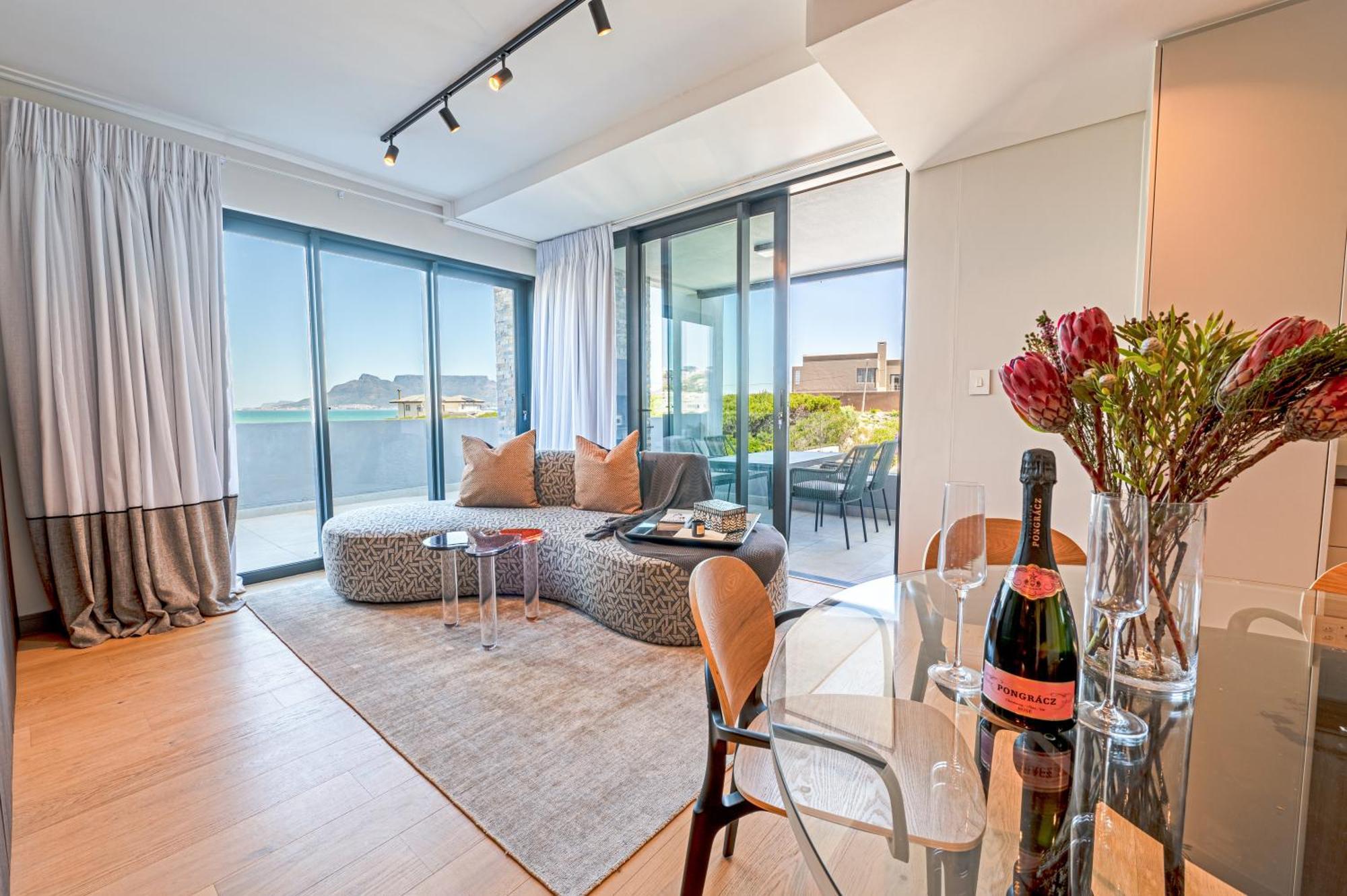 Beachfront W Wrap Around Terrace, Blouberg, 04 Azul Apartment *